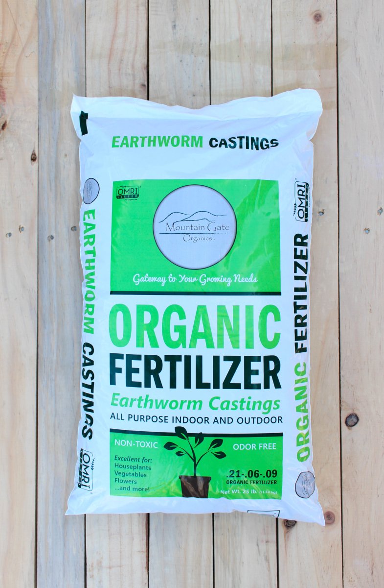 https://cdn.shopify.com/s/files/1/0559/1256/2893/products/worm-castings-mountain-gate-organics-1-cu-ft-bag-3538120.jpg?v=1762284807